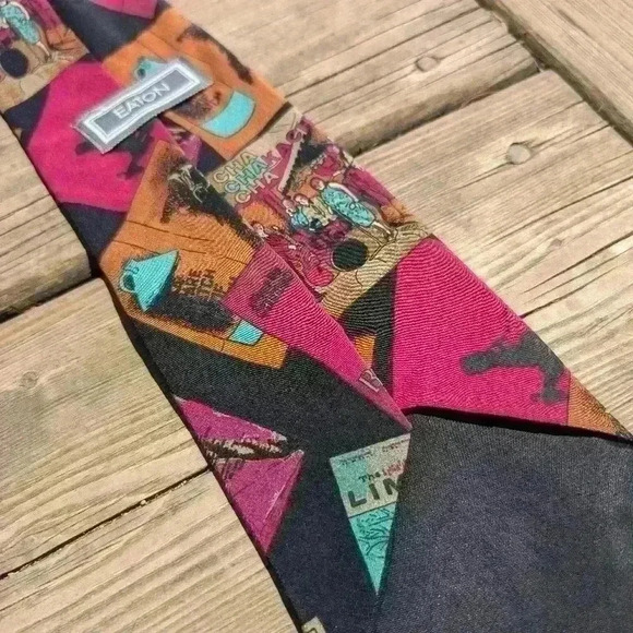 Vintage 1970s  Eaton silk tie with old records LP design - Picture 7 of 10